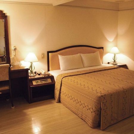 Athens Hotel Taichung Exterior foto