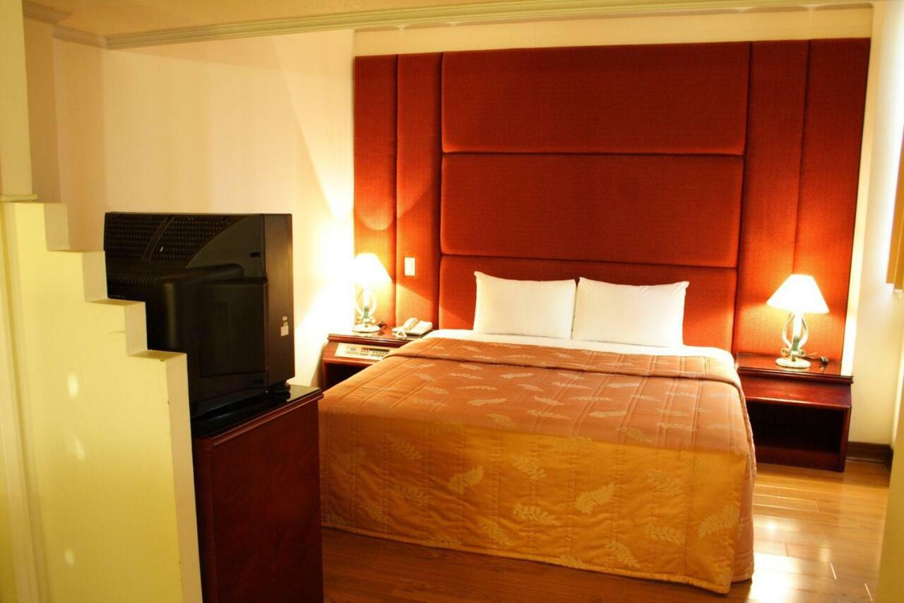 Athens Hotel Taichung Exterior foto