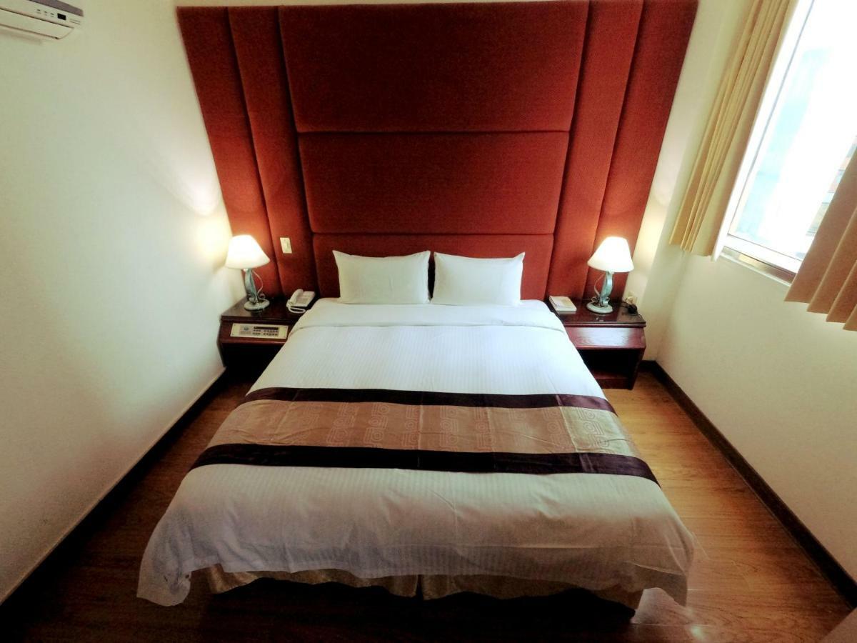 Athens Hotel Taichung Exterior foto