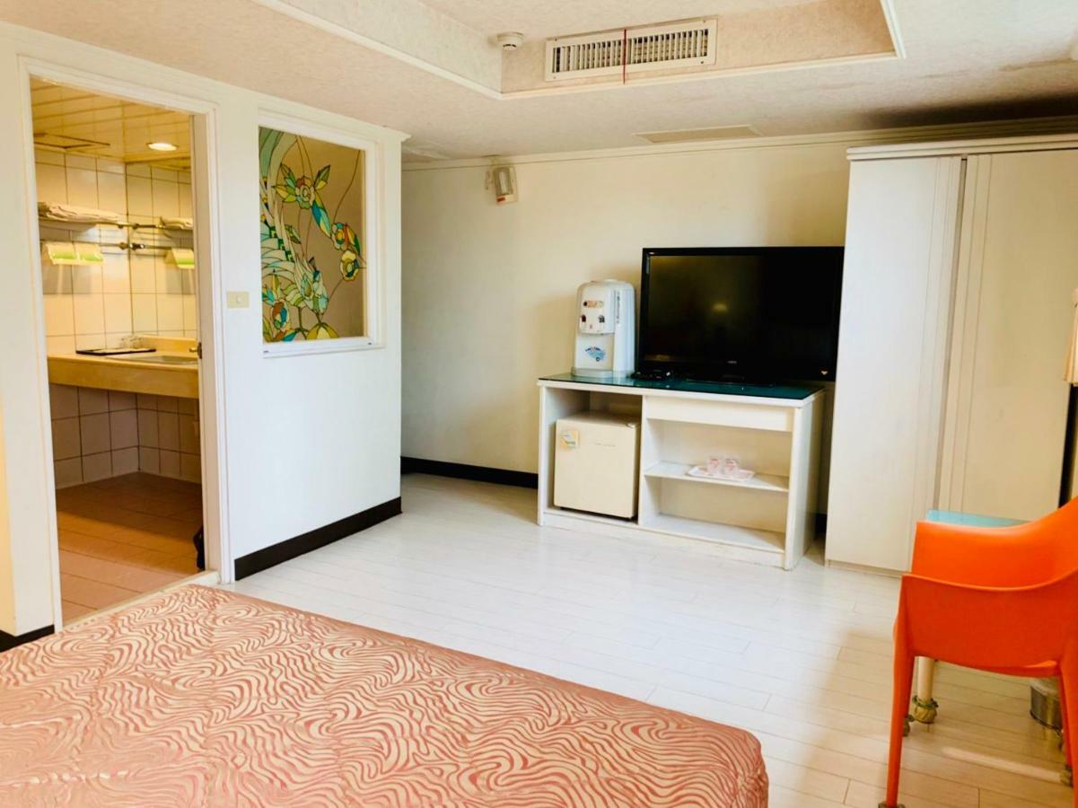 Athens Hotel Taichung Exterior foto