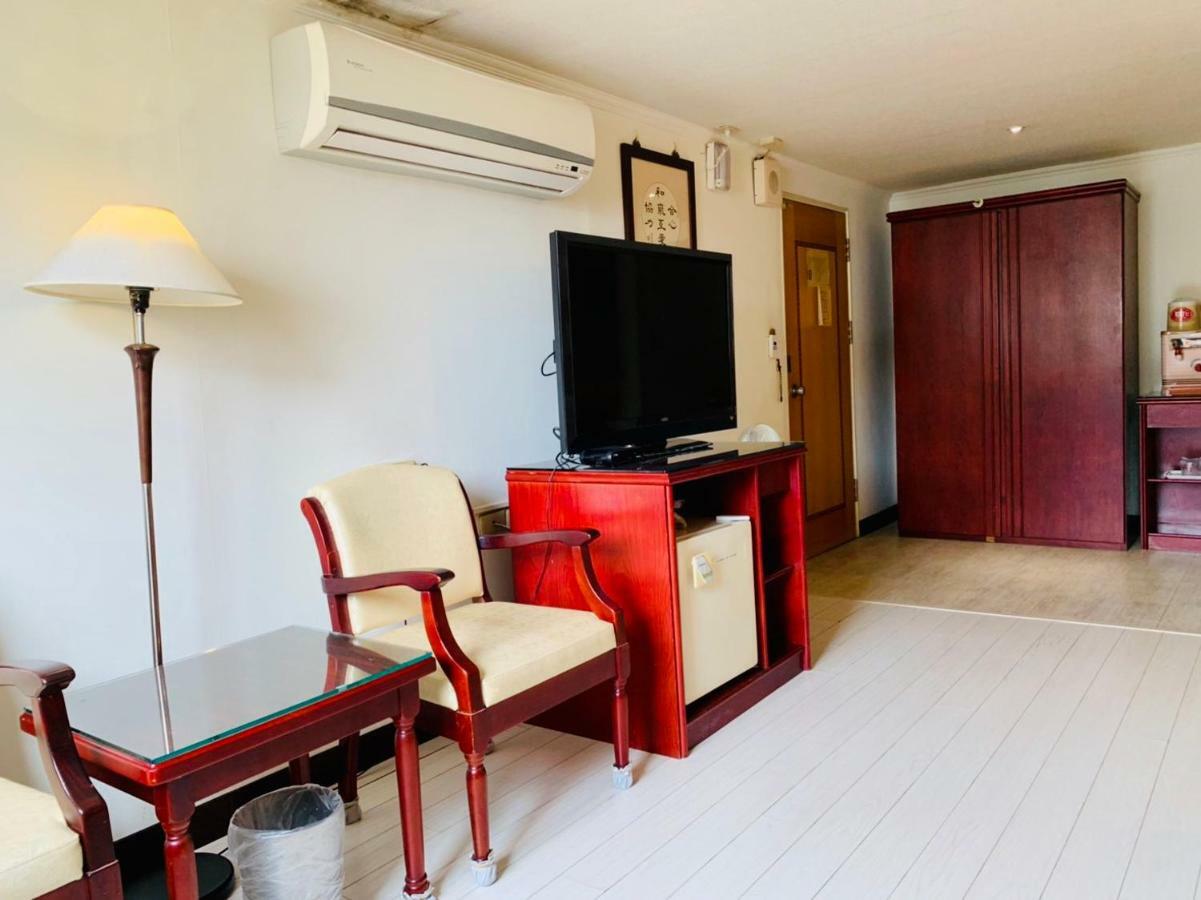 Athens Hotel Taichung Exterior foto